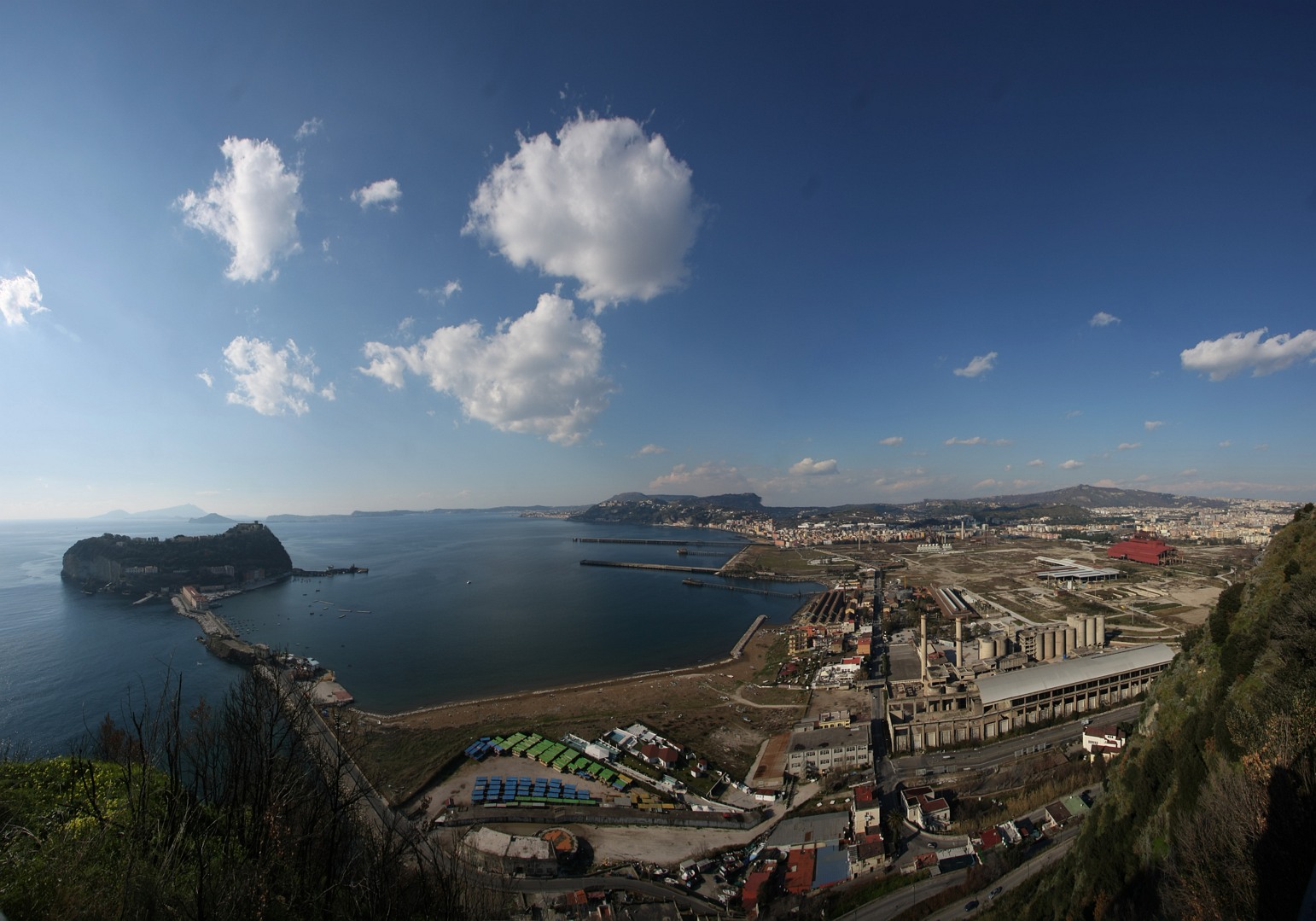 Stadio a Napoli, nulla accadrà. Se devo sognare, allora ne desidero uno nuovo a Bagnoli