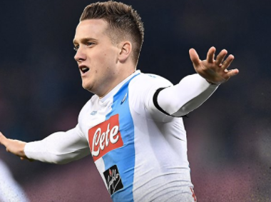 Napoli-Genoa 2-0: Mertens inventa, Zielinski e Giaccherini concludono Napoli-Genoa 2-0: Mertens inventa, Zielinski e Giaccherini concludono