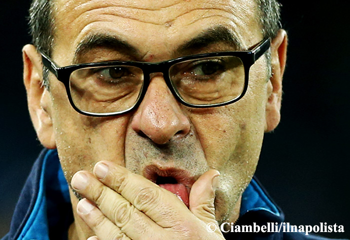 Sarri, ultima tuta blu, non è arrivato il momento di cambiare look?