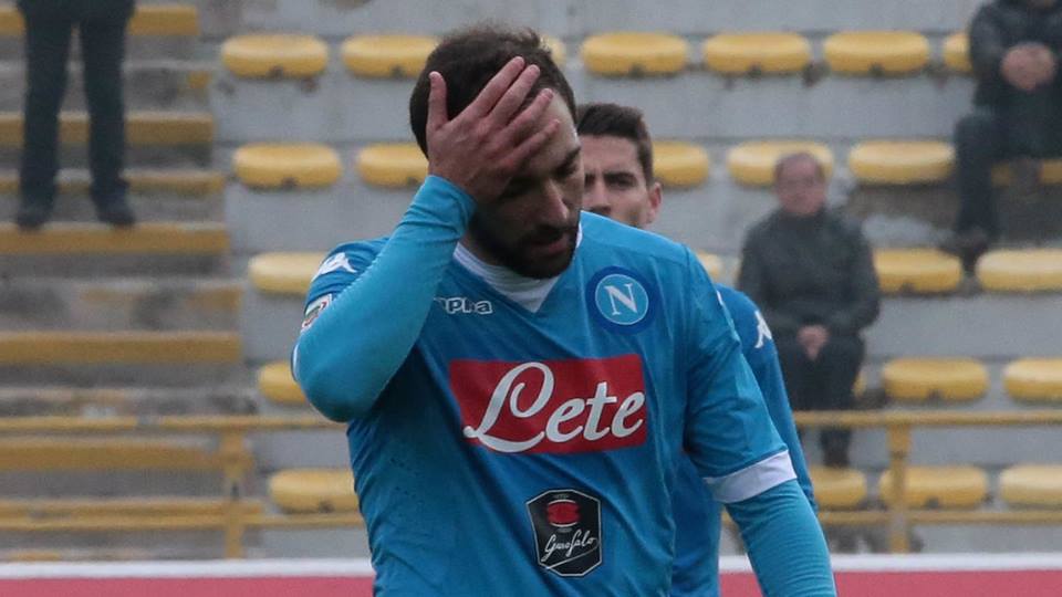 Pagelle / Albiol è tornato Albiol. Hamsik smarrito, De Guzman un fantasma