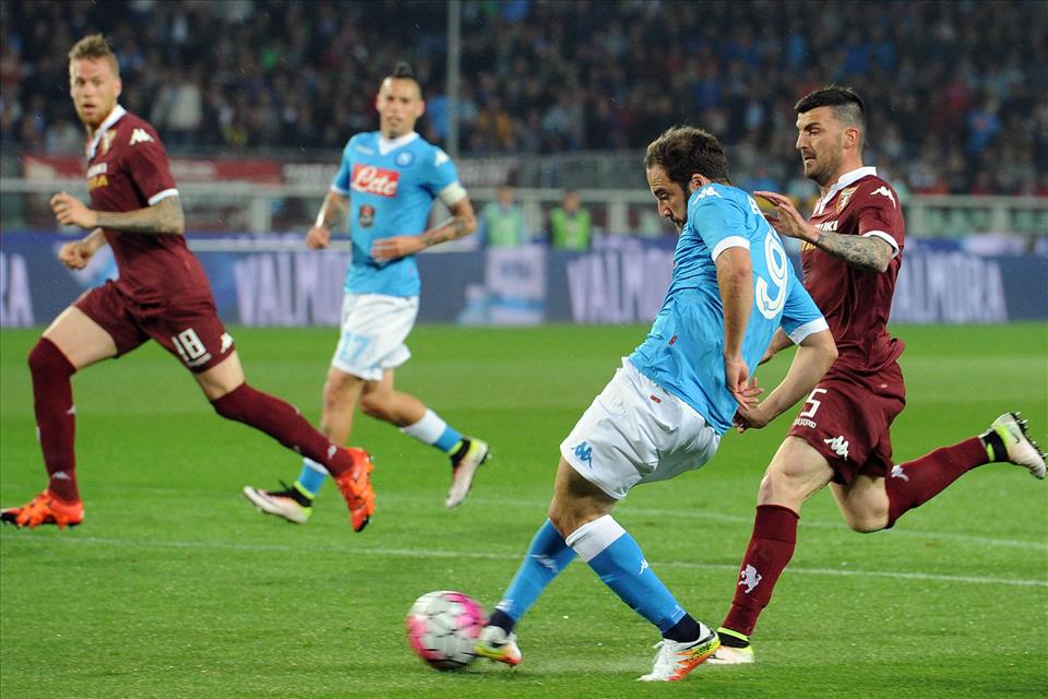 Il gol di Higuain è il più bello della 37esima giornata Il gol di Higuain è il più bello della 37esima giornata