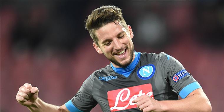 Mertens: «Mannacc’ per quel palo, stiamo facendo un gran lavoro» Mertens: «Mannacc’ per quel palo, stiamo facendo un gran lavoro»