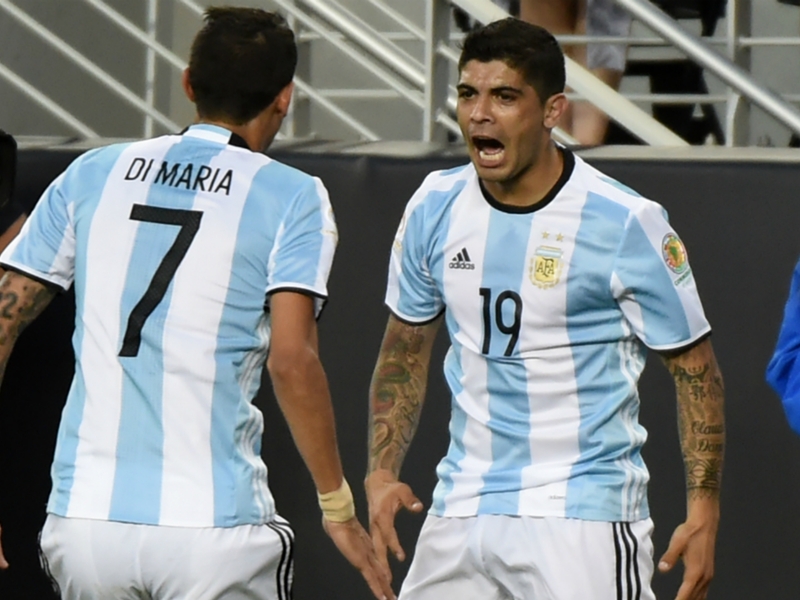 Argentina-Cile 2-1, a segno Di Maria e il futuro interista Banega. Buona prova di Higuain Argentina-Cile 2-1, a segno Di Maria e il futuro interista Banega. Buona prova di Higuain