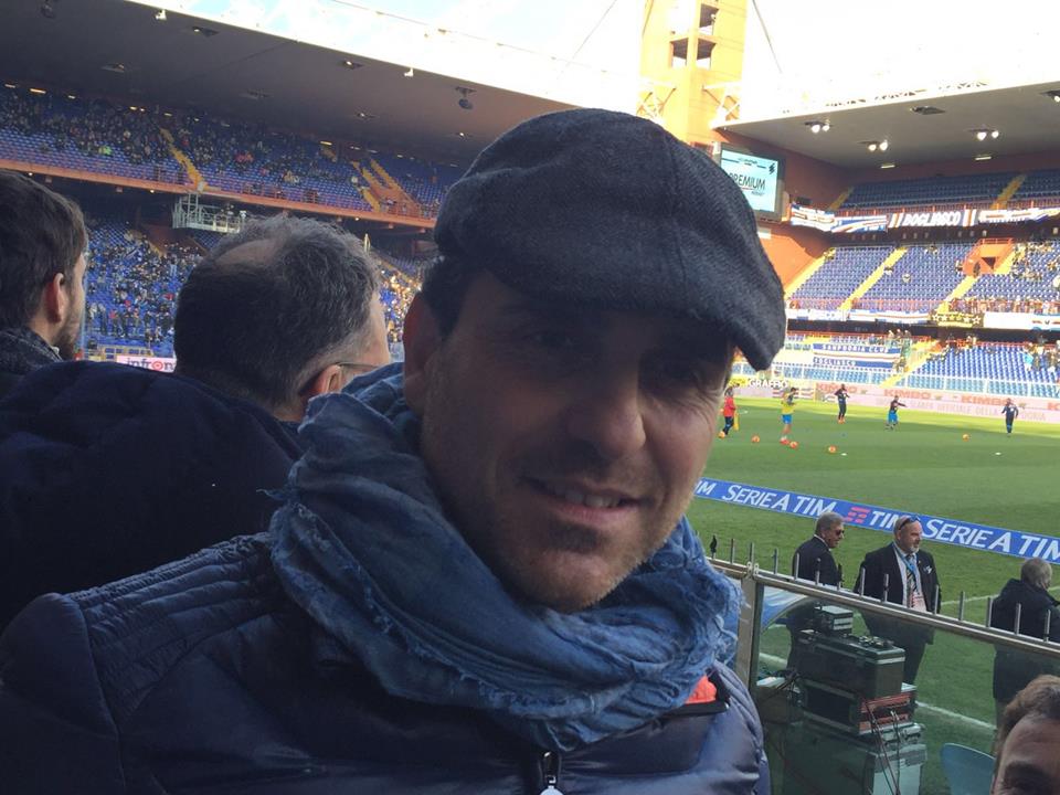 «Io, tifoso napoletano cacciato dallo stadio a Genova per aver reagito ai cori razzisti. Incredibile come la realtà possa essere distorta» «Io, tifoso napoletano cacciato dallo stadio a Genova per aver reagito ai cori razzisti. Incredibile come la realtà possa essere distorta»