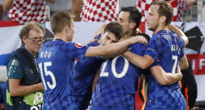 Sarà Italia-Spagna: Furie Rosse battute dalla Croazia, la Turchia aspetta le altre terze. Hamsik agli ottavi