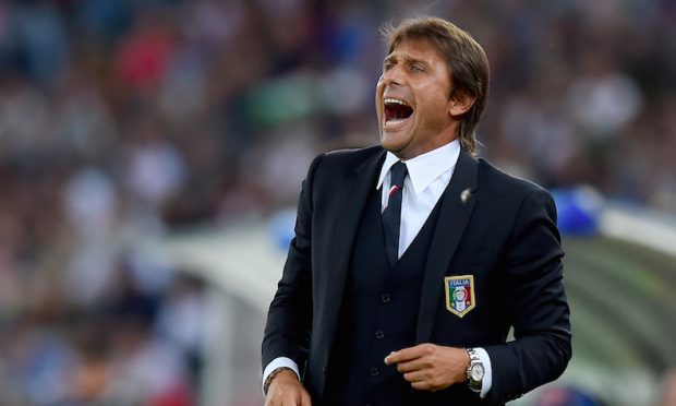 Conte: «La maglia della Nazionale non dev’essere spiegata, chi non la capisce significa che è inadatto ed inopportuno a vestirla» Conte: «La maglia della Nazionale non dev’essere spiegata, chi non la capisce significa che è inadatto ed inopportuno a vestirla»