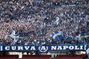 Ho capito perché Napoli è la casa degli argentini. Per fortuna le curve del San Paolo sono Gandhi al confronto delle nostre Barras Bravas item-thumbnail