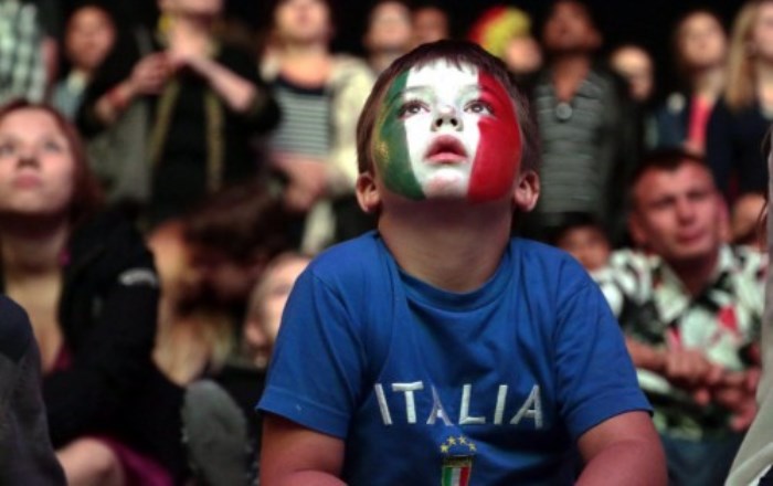 «Papà, perché sei italiano e non tifi Italia?» «Papà, perché sei italiano e non tifi Italia?»
