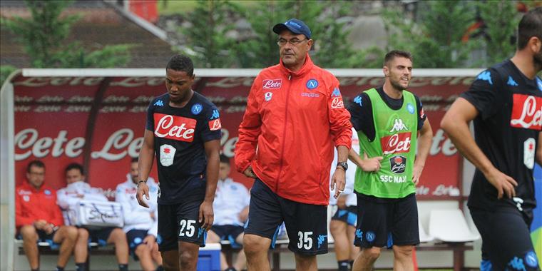 Dieci cose che ci ha detto Napoli-Bologna, dalla tuta rossa di Sarri a Zuniga stritolato