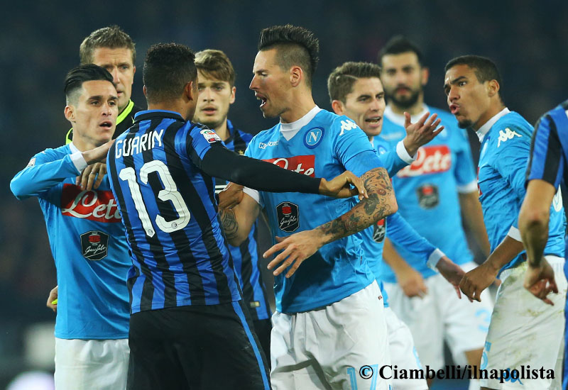 Napoli-Inter 2-1 / Sintesi del primo tempo: ‘e stammo ‘mparanno a juca’ a ‘o pallone!