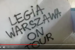 Un tifoso del Legia Varsavia entra indisturbato al San Paolo e lo imbratta con la vernice spray (video) item-thumbnail