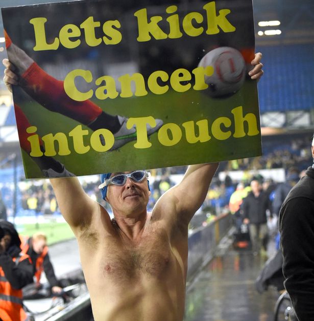 Michael Cullen, il tifoso dell’Everton che ha attraversato la Manica per promuovere la ricerca contro il cancro