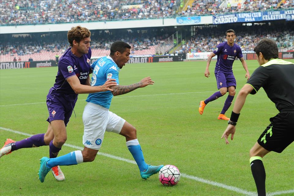 Napoli-Fiorentina 2-1, pagelle / Il partigiano Allan, Koulibaly è un muro, Hamsik quasi perfetto. La rivoluzione di Sarri è il sangue agli occhi