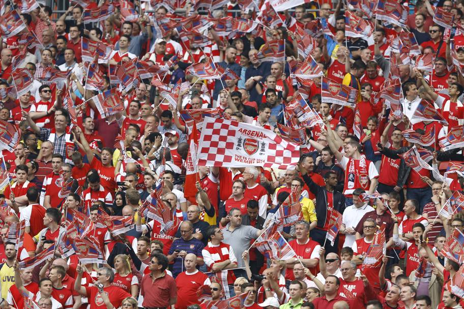 Arsenal, petizione dei tifosi contro l’arbitro Dean Arsenal, petizione dei tifosi contro l’arbitro Dean