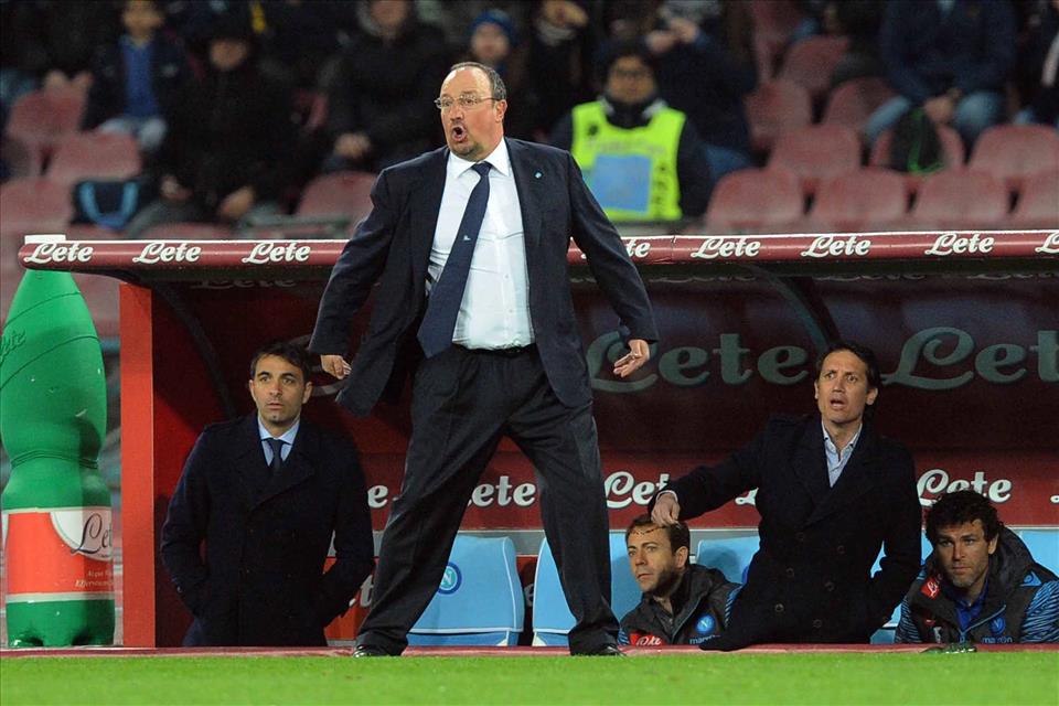 Il “rosso” Benitez verso l’Everton, nonostante il malumore dei tifosi