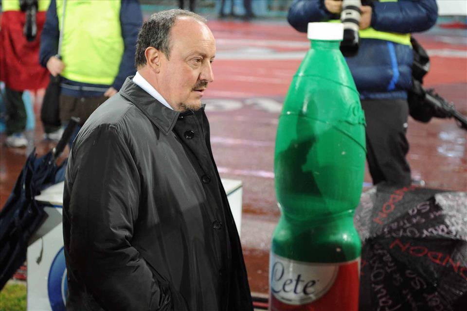 Benitez: «La Roma? Loro puntavano allo scudetto, noi no. Noi siamo tranquilli. Callejon? Un giocatore quando esce deve essere un po’ arrabbiato» Benitez: «La Roma? Loro puntavano allo scudetto, noi no. Noi siamo tranquilli. Callejon? Un giocatore quando esce deve essere un po’ arrabbiato»