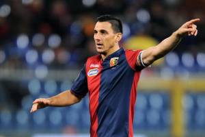 Burdisso nell’intervello di Genoa-Napoli: «Nessuna spinta. Higuain l’ho solo spostato per guadagnare la posizione» item-thumbnail