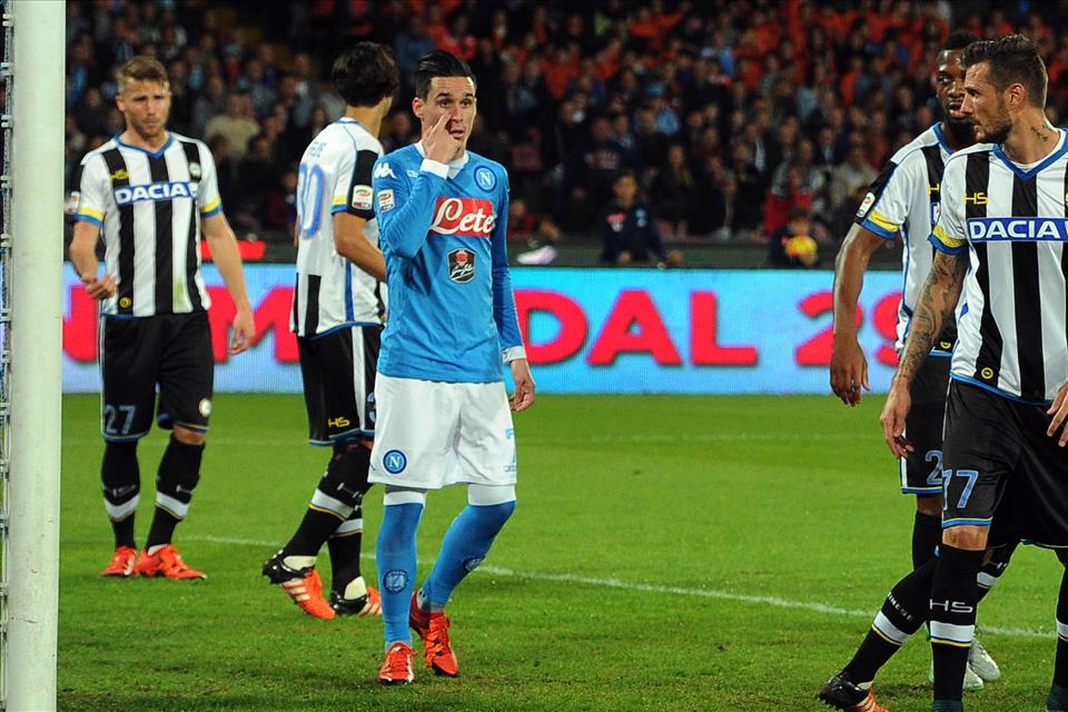 Ormai se il Napoli vince con meno di tre gol di scarto è calo fisico Ormai se il Napoli vince con meno di tre gol di scarto è calo fisico