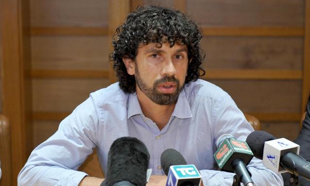 Tommasi (associazione calciatori): «Spieghiamo ai calciatori le norme sulla violenza e le pene a carico dei club. Contrari alle rose a 25» Tommasi (associazione calciatori): «Spieghiamo ai calciatori le norme sulla violenza e le pene a carico dei club. Contrari alle rose a 25»