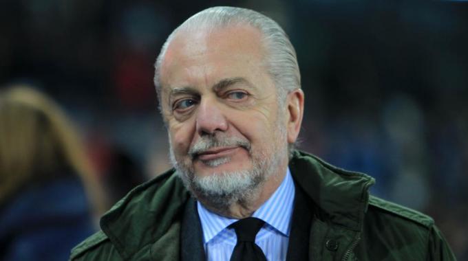 De Laurentiis: «Sarri dovrebbe dire “amo Napoli”. Il mercato? Il problema è vendere»