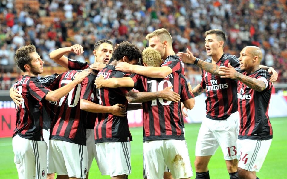 Milan ceduto a una cordata cinese: 700 milioni per il 100% delle azioni rossonere Milan ceduto a una cordata cinese: 700 milioni per il 100% delle azioni rossonere