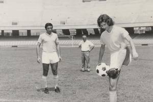 Braglia: «Stupito da questo Napoli. Corrono e pressano, si gioca sempre in una sola metà campo» item-thumbnail