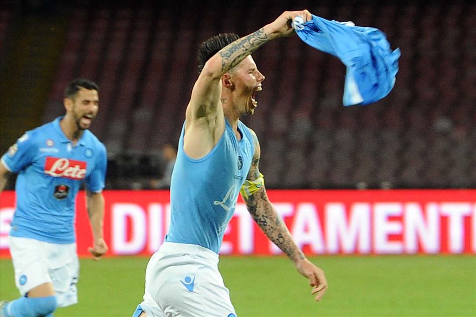 Napoli-Milan 3-0, pagelle / Hamsik rovinato da Benitez. Bene Insigne e male Jorginho. Se Higuain segnasse i rigori… Napoli-Milan 3-0, pagelle / Hamsik rovinato da Benitez. Bene Insigne e male Jorginho. Se Higuain segnasse i rigori…