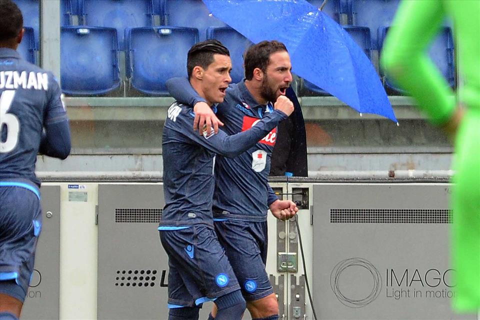 “Finalmente Benitez ha capito che si vince con il gioco all’italiana, di rimessa, col catenaccio” “Finalmente Benitez ha capito che si vince con il gioco all’italiana, di rimessa, col catenaccio”