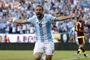 Doppietta di Higuain in 28 minuti. Argentina-Venezuela 4-1 (video) item-thumbnail