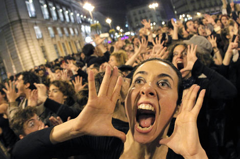 Dopo aver eliminato Benitez, gli indignados di Napoli vogliono eliminare De Laurentiis? Siamo un popolo di autolesionisti Dopo aver eliminato Benitez, gli indignados di Napoli vogliono eliminare De Laurentiis? Siamo un popolo di autolesionisti
