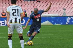 Napoli-Udinese 3-1, le pagelle / Hamsik a tutto campo, Mertens da 7, Benitez audace, Inler proprio non va item-thumbnail