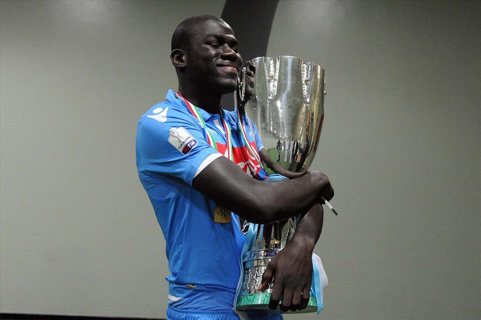 Koulibaly, anche noi napoletani ti vogliamo bene