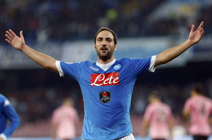 Napoli-Atalanta 2-1: doppietta di Higuain, risposta degli azzurri alla Roma