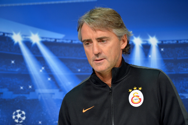 Mancini alla Gazzetta: «Se l’ambiente si calma, il Napoli lotterà per lo scudetto» Mancini alla Gazzetta: «Se l’ambiente si calma, il Napoli lotterà per lo scudetto»