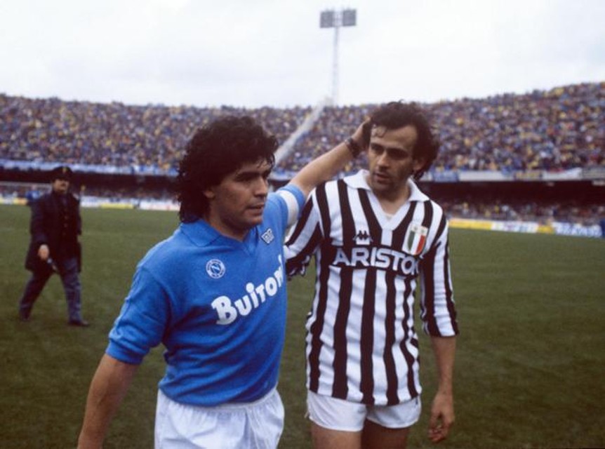 Provaci Napoli, perché ci sfottono per Natale in Qatar ma la Juventus aveva Gheddafi nel cda Provaci Napoli, perché ci sfottono per Natale in Qatar ma la Juventus aveva Gheddafi nel cda