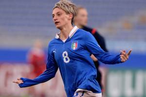 La Serie A femminile non parte, le giocatrici scioperano. De Sanctis: «Ci sentiamo in dovere di appoggiare la protesta delle calciatrici» item-thumbnail