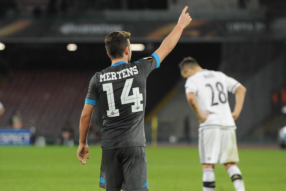 Nu gol, Mertens e a meza luna