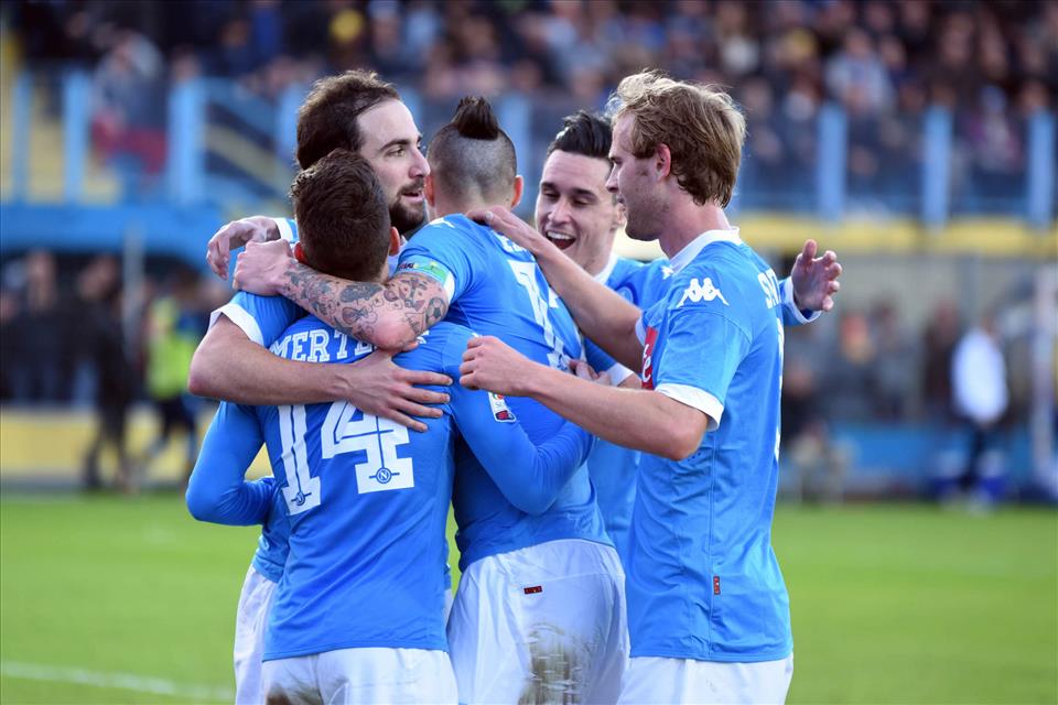 Oggi il Napoli campione d’inverno dello scorso anno sarebbe a sette punti dalla Juventus Oggi il Napoli campione d’inverno dello scorso anno sarebbe a sette punti dalla Juventus