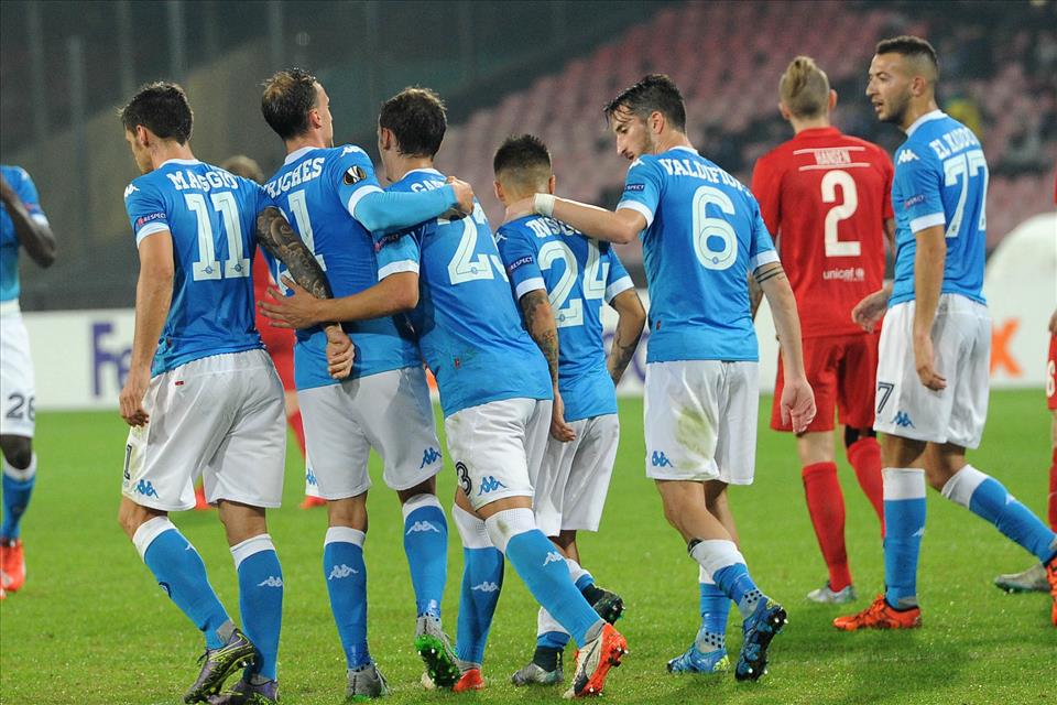 Napoli champagne (5-0 al Midtjylland), si qualifica primo nel girone di Europa League. Doppietta di Gabbiadini il Peirò del Napoli