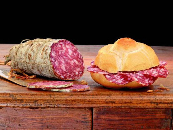 A Sky definiscono il mercato del Napoli “pane e salame”