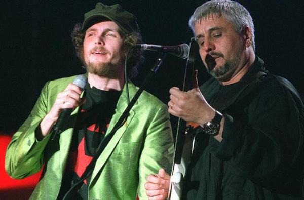 Jovanotti ricorda Pino Daniele: «Lui sta a Napoli come Bob Marley alla Giamaica. L’aveva liberata dagli stereotipi» Jovanotti ricorda Pino Daniele: «Lui sta a Napoli come Bob Marley alla Giamaica. L’aveva liberata dagli stereotipi»