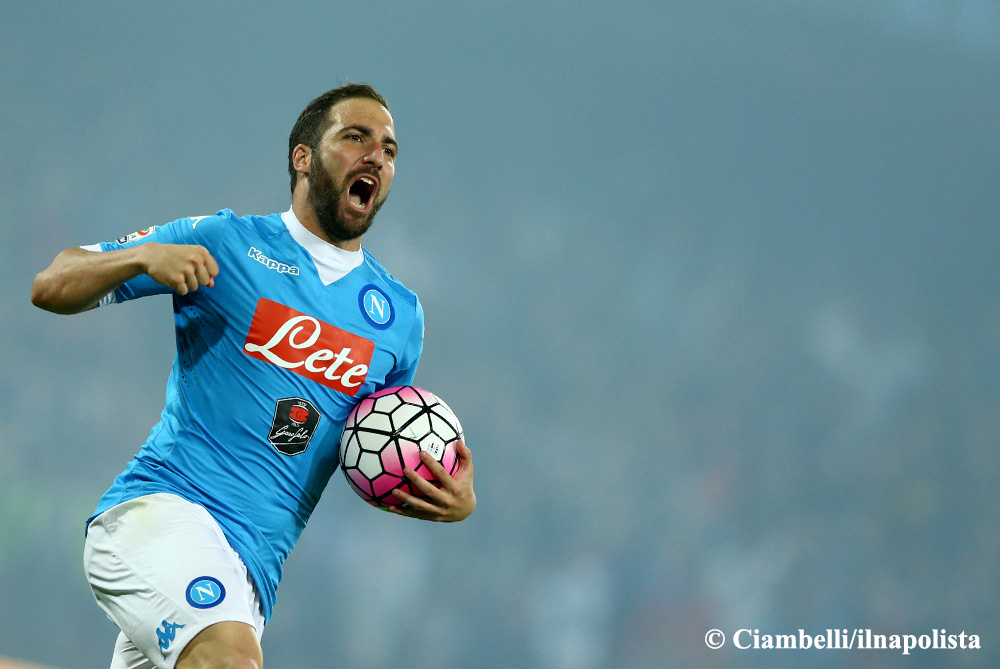 Higuain e il sorriso ritrovato: il centravanti perfetto per il Napoli di Sarri Higuain e il sorriso ritrovato: il centravanti perfetto per il Napoli di Sarri