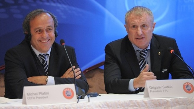 Due senatori chiedono a Platini di fare chiarezza sul ruolo di Collina in Ucraina Due senatori chiedono a Platini di fare chiarezza sul ruolo di Collina in Ucraina