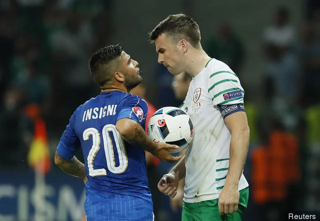 rivolta social per Insigne