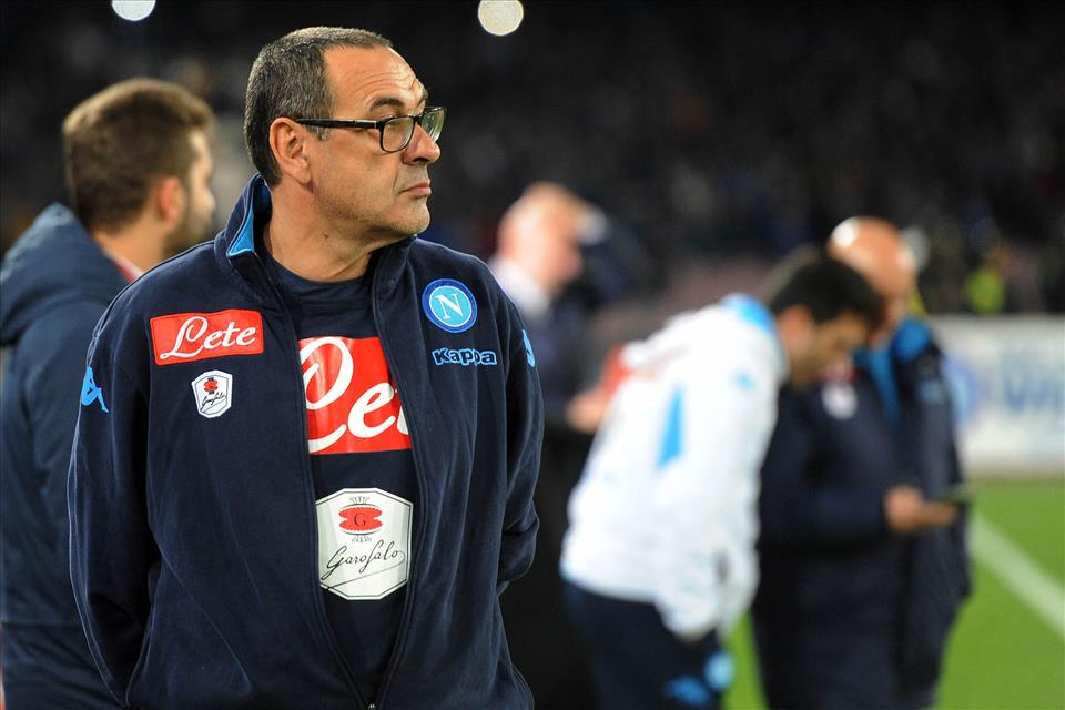 Sarri: «Assurda una sosta di 17 giorni. Del mercato non parlo. Hamsik è diventato un centrocampista vero. Benitez a Madrid ha pagato colpe non sue»