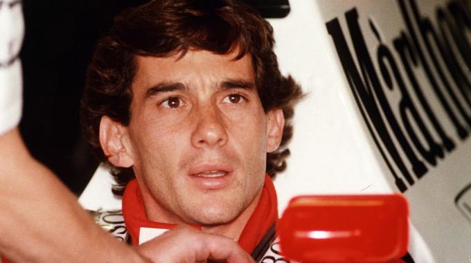 Senna cambiò cognome e scelse quello della madre, di origine napoletana