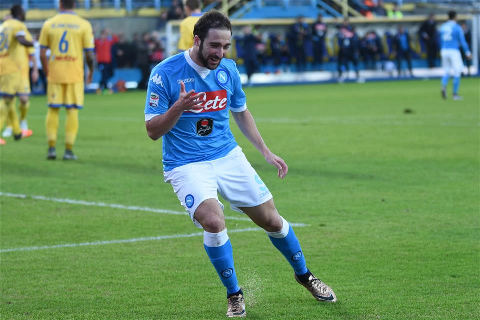 I tanti record del Napoli: due reti a partita, Higuain, 18 gol su 41 tiri in porta. Jorginho recordman dei passaggi