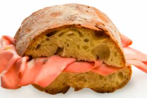 La marenna, pure a Napoli, è pane e mortadella (col provolone, però) item-thumbnail