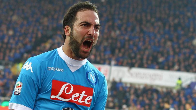 Il Napoli gioca al tiro al bersaglio col Palermo anche se vince “solo” 1-0 su rigore Il Napoli gioca al tiro al bersaglio col Palermo anche se vince “solo” 1-0 su rigore
