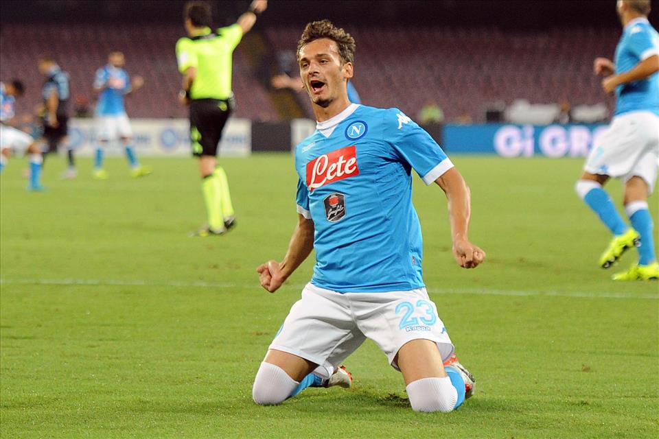 Villarreal-Napoli, le formazioni ufficiali: Gabbiadini con Callejon e Mertens, Chiriches e Strinic in difesa. Nel Villarreal, gioca Soriano Villarreal-Napoli, le formazioni ufficiali: Gabbiadini con Callejon e Mertens, Chiriches e Strinic in difesa. Nel Villarreal, gioca Soriano